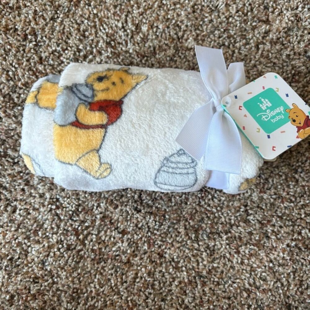 Disney Baby Winnie the Pooh Fleece Blanket Honey NWT